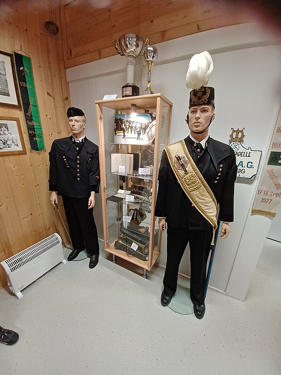 eigene Uniform für Kamigmusik 20230323_160642__002_.jpg